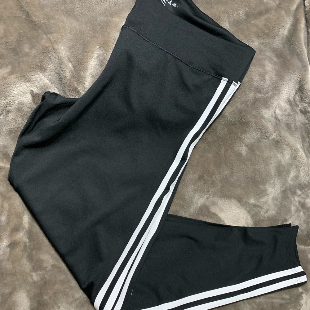 Black workout leggings